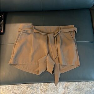 Express shorts olive green with tie at waste. NWT size 4